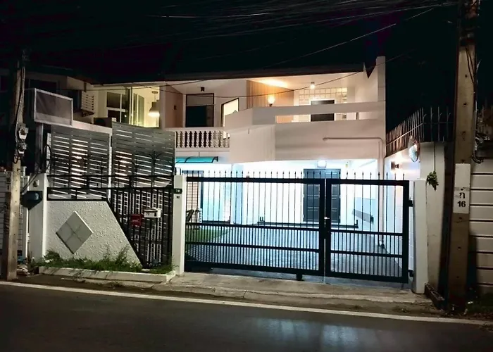 Thonglor Scandi 3br 8 Ppl Nearthonglor Bts 250 Sqm *